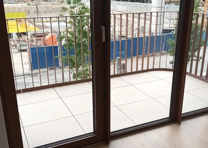 Zwirn 1 Izbovy Apartman *