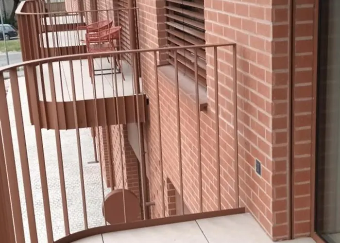 Zwirn 1 Izbovy Apartman *